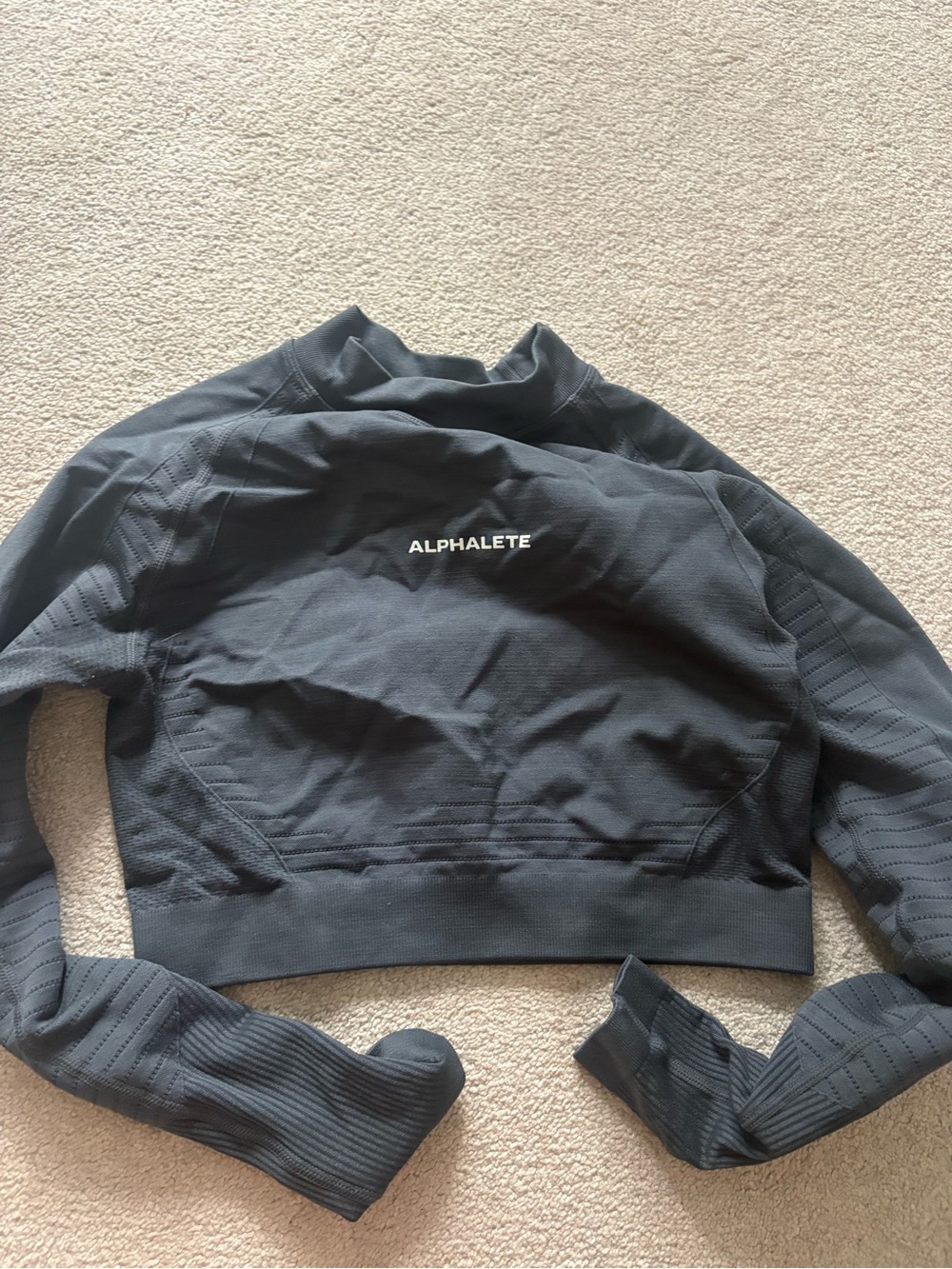 ALPHALETE GREY CROPPED LONG SLEEVE IN SMALL